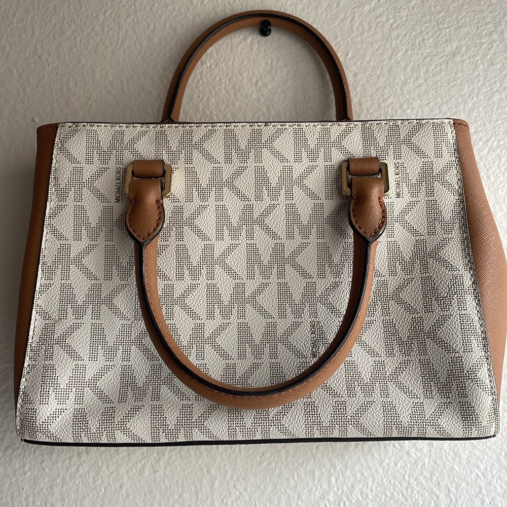 Michael Kors Studded Signature Satchel – Vanilla/Tan – Gold Hardware - Picture 3 of 6